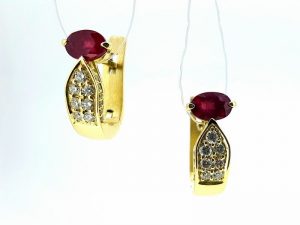 Auskarai Nr.100 (is aukso, puosti rubinu ir briliantais)
