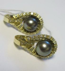 Auskarai Nr.10 (is geltono, raudono arba balto aukso, su perlais ir briliantais)