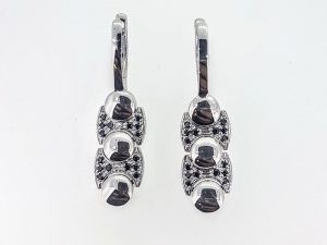 Auskarai Nr.113 (is aukso, puosti juodais cirkonais)