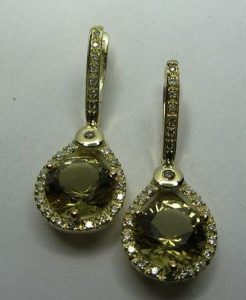 Auskarai Nr.13 (su geltonais safyrais ir briliantais, is aukso)