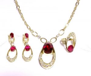 Komplektas Nr.15 (is geltono arba kt. spalvos aukso, puostas rubinais ir briliantais)
