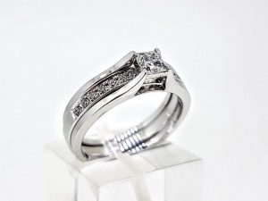 Ziedas Nr.189 (2 daliu, is aukso su briliantais)