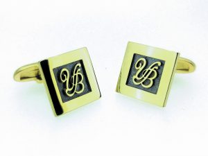 Sasagos Nr.19 ( is geltono arba kitos spalvos aukso, su monogramomis )