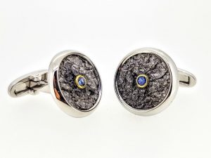 Sasagos puostos safyru, is sidabro arba aukso