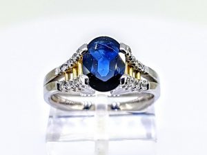 Ziedas Nr.203 (is aukso, puostas safyru ir briliantais)