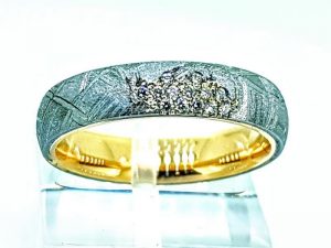 Ziedas Nr.204 (is meteorito ir aukso, su briliantais)