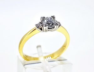 Ziedas Nr.207 (su briliantu, is aukso)