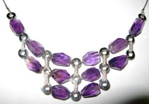 Kolje Nr.3 (is balto, geltono arba raudono aukso, su ametistais)