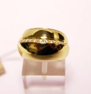 Ziedas Nr.32 (platus, is geltono aukso, su briliantais)