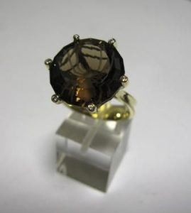 Ziedas Nr.34 (is geltono aukso, su ruduoju arba kt.spalvos briliantu)