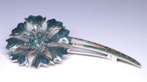 Sege Nr.4 (is balto aukso, su spalvota emale)