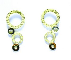 Auskarai Nr.52 (is triju spalvu aukso, puosti briliantais)