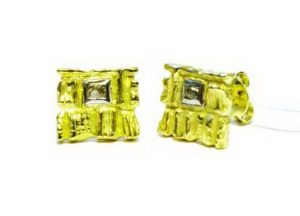 Auskarai Nr.54 (is geltono aukso, su briliantais balto aukso apvade)