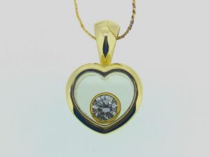 Pakabukas Nr.57 (is aukso, su uzdarytu stikle briliantu)