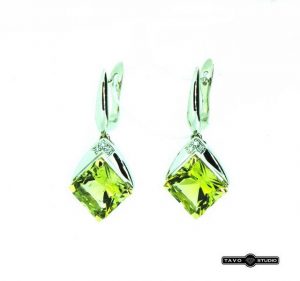 Auskarai Nr.66 (is balto aukso, su geltonais topazais ir briliantais)