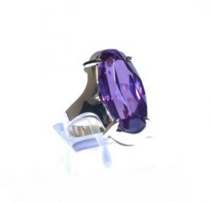 Ziedas Nr.78 (is platinos arba balto aukso, su aleksandritu)