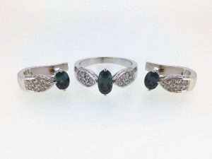 Auskarai Nr.78 (is aukso, puosti aleksandritais ir briliantais)