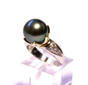 Ziedas Nr.82 (su juodu perlu, is balto ir geltono aukso)