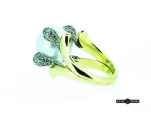 Ziedas Nr.85 (su perlu ir briliantais, is geltono ir balto aukso)