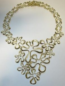 Kolje Nr.9 (geliu motyvo, is geltono aukso)