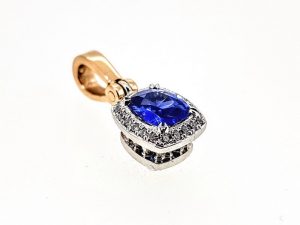 Pakabukas Nr.98 (su melynuoju safyru ir briliantais, is aukso)