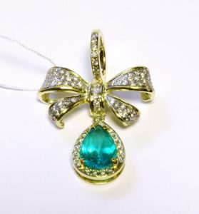 Sege Nr.9 (is geltono aukso, puosta topazu ir briliantais)