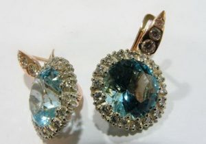 Auskarai Nr.9 (is geltono aukso, su zydruoju topazu ir briliantais)