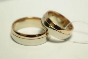 Vestuviniai ziedai Nr.114 (is balto ir raudono aukso, mot.-su briliantais)