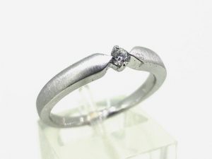 Suzadetuviu ziedas Nr.129 (is balto, arba kitos spalvos aukso, su briliantu)