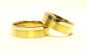 Vestuviniai ziedai Nr.129 (platus,is geltono ir balto aukso)
