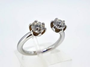 Suzadetuviu ziedas Nr.143 (su briliantais, is aukso)