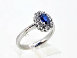 Suzadetuviu ziedas Nr.160 (su melynuoju safyru ir briliantais, is aukso)