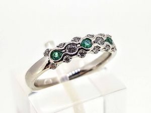 Suzadetuviu ziedas Nr.165 (is aukso, puostas smaragdais ir briliantais)