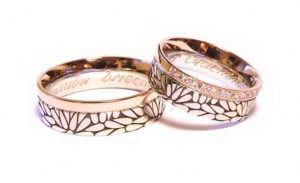 Vestuviniai ziedai Nr.168 (is raudono ir balto aukso, su israizomu pasirinktu ornamentu)