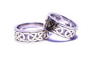 Vestuviniai ziedai Nr.169 (is balto aukso, dekoruoti ornamentu)