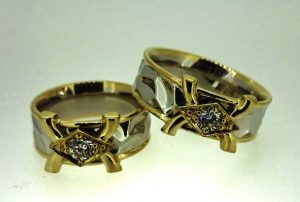 Vestuviniai ziedai Nr.188 ( is platinos su aukso puosyba ir briliantais)