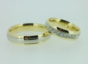 Vestuviniai ziedai Nr. 199 (is geltono ir balto aukso, mot.-su briliantais)