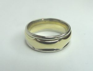 Vestuviniai ziedai Nr.19 (is balto aukso, su apjuosianciu dekoru is geltono aukso)