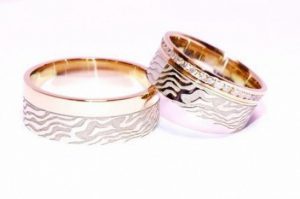 Vestuviniai ziedai Nr.245 (is aukso, mot.-puostas brangakmeniais)