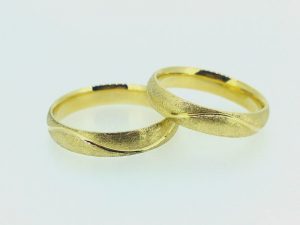 Vestuviniai ziedai Nr.257 (is geltono, raudono arba balto aukso)