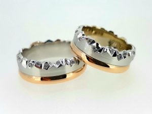 Vestuviniai ziedai Nr.276 (is raudono ir balto aukso, puosti briliantais)