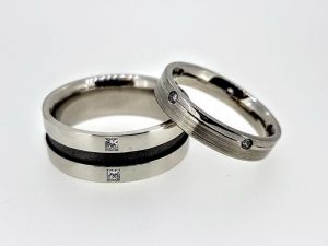 Vestuviniai ziedai Nr.289 (is balto ir juodo aukso, su deimantais)