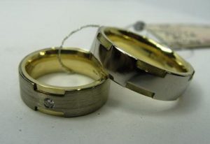 Vestuviniai ziedai Nr.32 (platus, is geltono ir balto aukso)