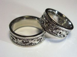 Vestuviniai ziedai Nr.45 (is balto aukso, su israizomu pasirinktu ornamentu)