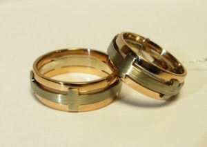 Vestuviniai ziedai Nr.66 (is raudono ir balto, matinto aukso)