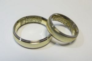 Vestuviniai ziedai Nr.7 ( is geltono ir balto aukso su pirstu antspaudais)