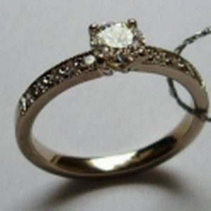 Suzadetuviu ziedas Nr.8 (is balto, raudono arba geltono aukso, puostas brangakmeniais)